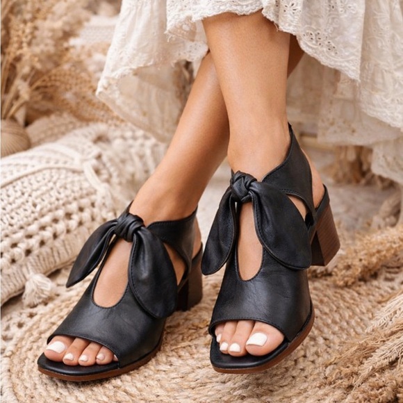 Bernardo Shoes - Bernardo Luna Black Leather Knot Peep Toe Sandals Block Heel Boho Size 7